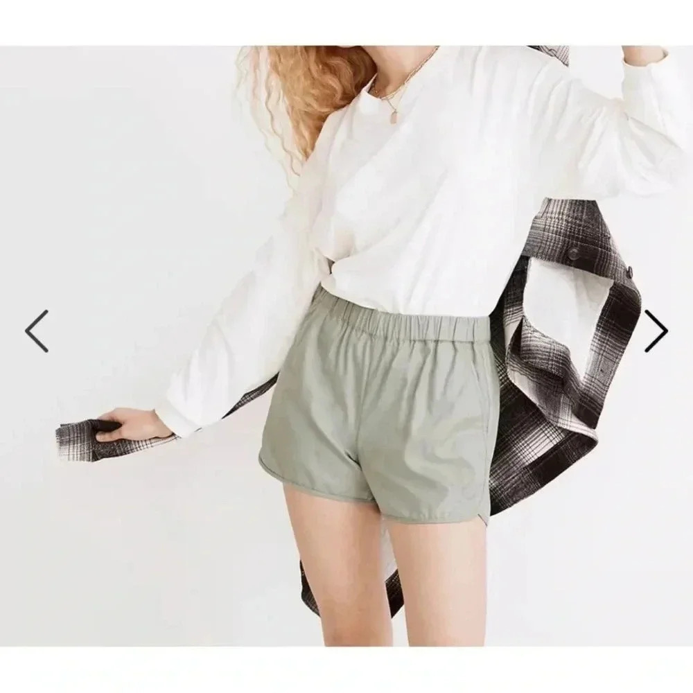 Madewell Olive green pull on shorts XS